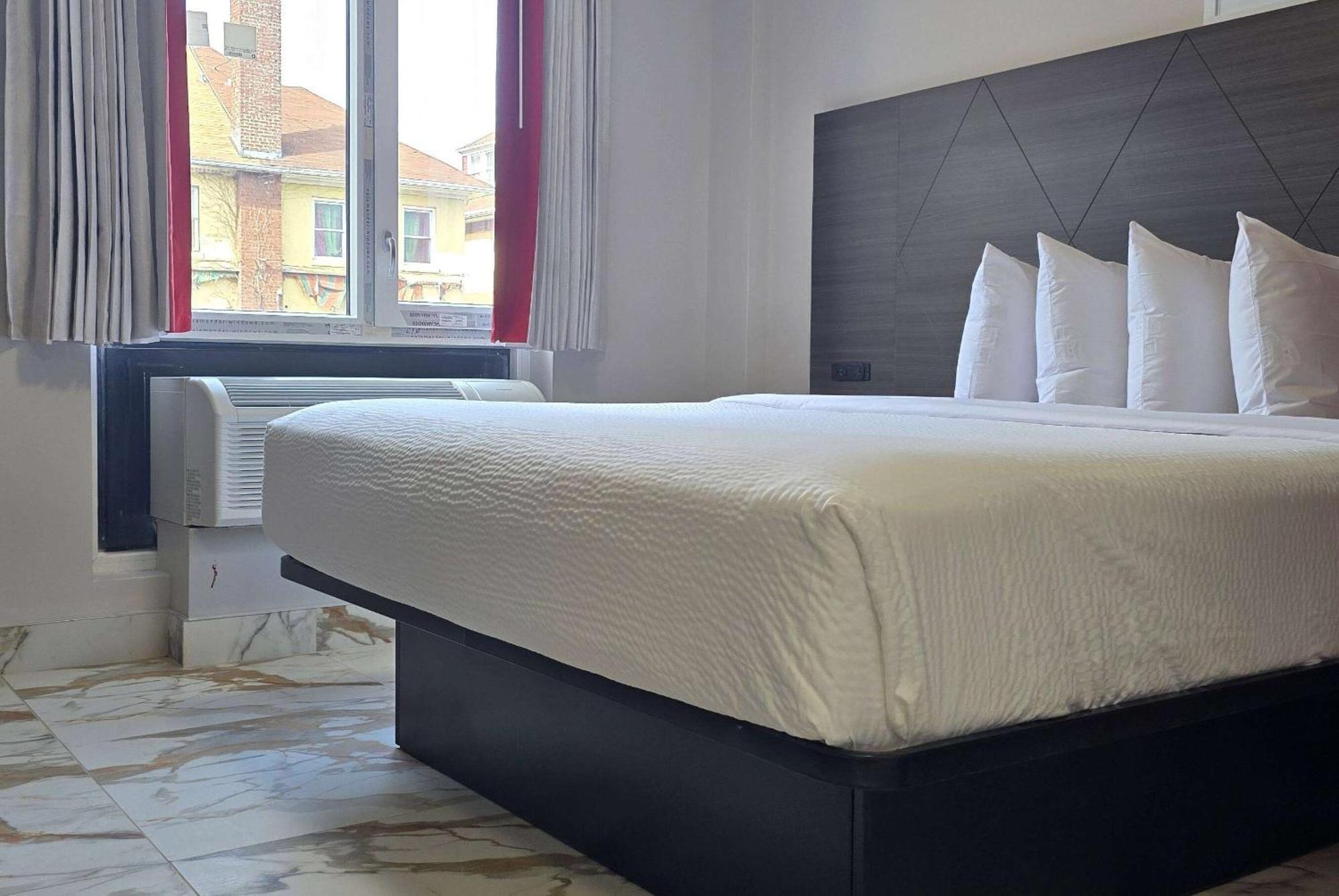 Ramada By Wyndham Brooklyn Empire Blvd Hotel